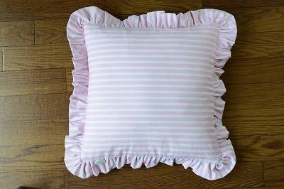 ピンクボーダーフリル付き